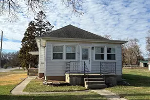 702 N Harrison St, Streator, IL 61364 - Photo 1