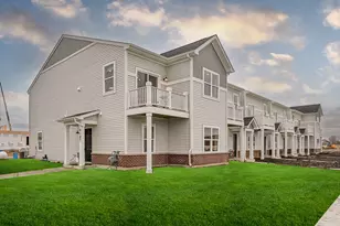 331 Kingsport Dr, South Elgin, IL 60177 - Photo 1