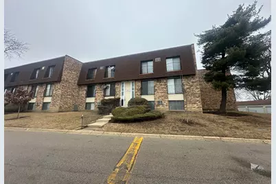 202 S Waters Edge Drive #102, Glendale Heights, IL 60139 - Photo 1