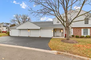 23 Glencoe Ct, Naperville, IL 60565 - Photo 1