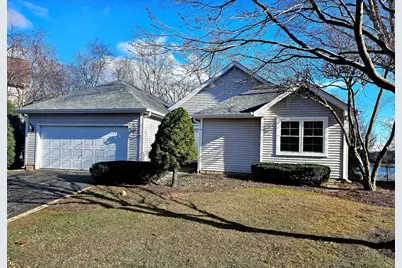 186 N Crooked Lake Lane, Lindenhurst, IL 60046 - Photo 1