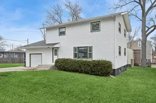 1520 N Park Dr, Round Lake Beach, IL 60073 - Photo 1