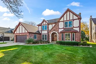 1043 E Jules St, Arlington Heights, IL 60004 - Photo 1