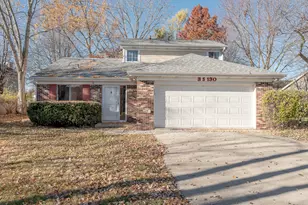 3S130 Bayview Ct, Warrenville, IL 60555 - Photo 1