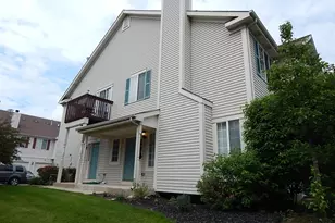 596 Foxridge Dr, Fox Lake, IL 60020 - Photo 1