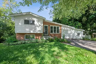 1004 S Grove Avenue, Barrington, IL 60010 - Photo 1