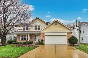 461 Evergreen Dr, Vernon Hills, IL 60061 - Photo 1