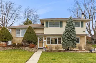 7656 Nottingham Dr, Tinley Park, IL 60477 - Photo 1