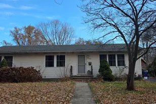 1722 Oakwood Ave, Dekalb, IL 60115 - Photo 1