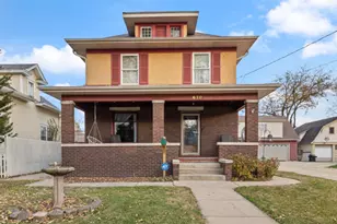 610 Watson St, Aurora, IL 60505 - Photo 1