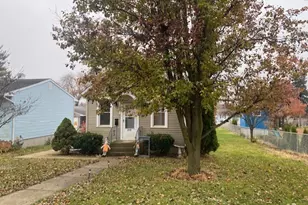 215 W 5th St, Spring Valley, IL 61362 - Photo 1