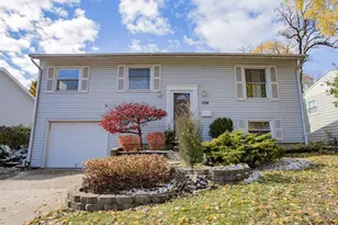 106 Woodcrest Cir, Streamwood, IL 60107 - Photo 1