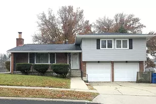 1117 Beech Dr, Dixon, IL 61021 - Photo 1