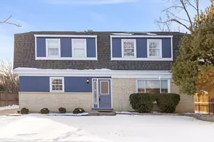 416 S Park St, Westmont, IL 60559 - Photo 1