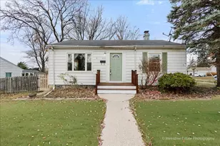 302 S Park St, Westmont, IL 60559 - Photo 1
