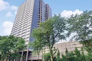 5320 N Sheridan Rd, Chicago, IL 60640 - Photo 1