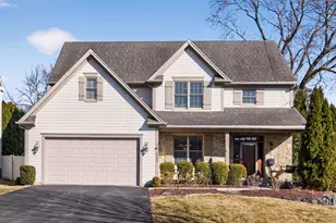 122 N 11th Ave, Saint Charles, IL 60174 - Photo 1