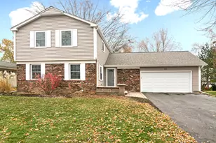 630 Woodhollow Ln, Buffalo Grove, IL 60089 - Photo 1