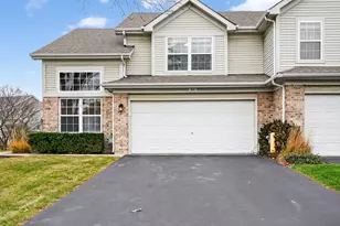 160 Sherwood Ct, Roselle, IL 60172 - Photo 1