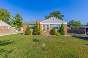 1966 Laura Ln, Des Plaines, IL 60018 - Photo 1