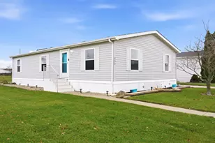 830 S 10th St, Dekalb, IL 60115 - Photo 1