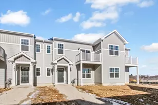 325 Kingsport Dr, South Elgin, IL 60177 - Photo 1