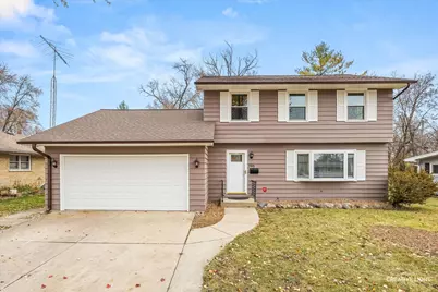 795 N Elmwood Drive, Aurora, IL 60506 - Photo 1