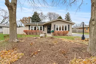 572 Maple Ave, Lisle, IL 60532 - Photo 1