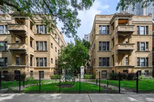 726 W Sheridan Rd, Chicago, IL 60613 - Photo 1