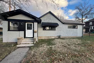 807 N Park St, Streator, IL 61364 - Photo 1