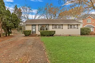 358 Rye Rd, Mundelein, IL 60060 - Photo 1