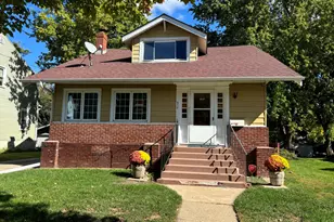 912 Clay St, Woodstock, IL 60098 - Photo 1