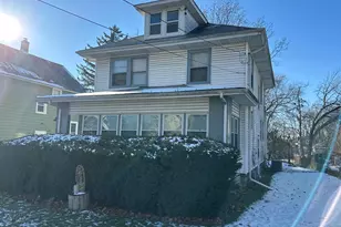 526 N View St, Aurora, IL 60506 - Photo 1