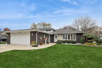 9S215 Florence Avenue, Downers Grove, IL 60516 - Photo 1
