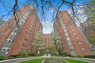 4960 N Marine Dr, Chicago, IL 60640 - Photo 1