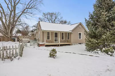 319 E Grant Street, Monticello, IL 61856 - Photo 1