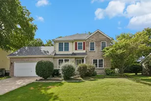 616 Pinehurst Dr, North Aurora, IL 60542 - Photo 1