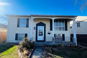 153 N Douglas Ave, Bradley, IL 60915 - Photo 1