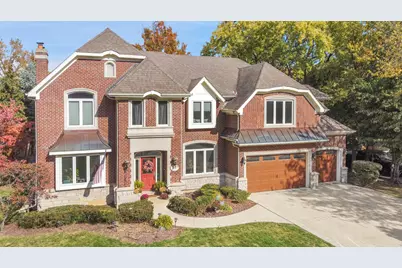 552 Ahlstrand Road, Glen Ellyn, IL 60137 - Photo 1