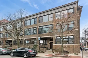 559 W Aldine Ave, Chicago, IL 60657 - Photo 1