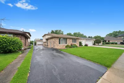 7542 Mason Avenue, Burbank, IL 60459 - Photo 1