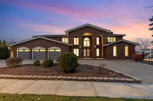 1202 W Surrey Rd, Addison, IL 60101 - Photo 1