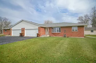 429 N Union St, Byron, IL 61010 - Photo 1