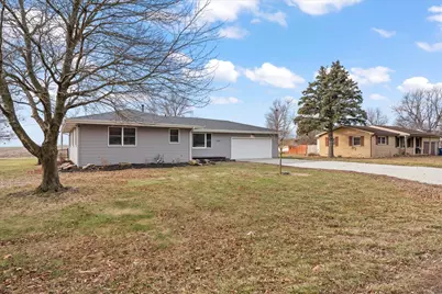 208 E Newton Street, Mansfield, IL 61854 - Photo 1