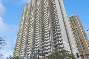 6033 N Sheridan Rd, Chicago, IL 60660 - Photo 1