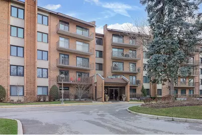 601 Lake Hinsdale Drive #101, Willowbrook, IL 60527 - Photo 1
