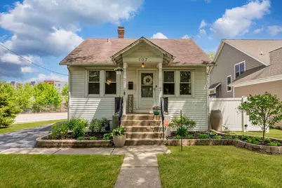 107 S Burton Place, Arlington Heights, IL 60005 - Photo 1