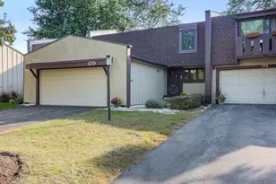 170 Cascade Dr, Indian Head Park, IL 60525 - Photo 1