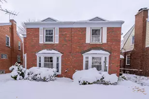 6704 Trumbull Ave, Lincolnwood, IL 60712 - Photo 1