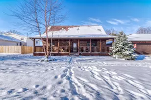 2402 Chestnut Ln, Morris, IL 60450 - Photo 1